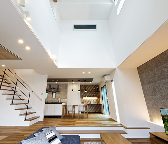 大きな吹抜けがあり、開放的な間取りが可能なことに魅力を感じましたか