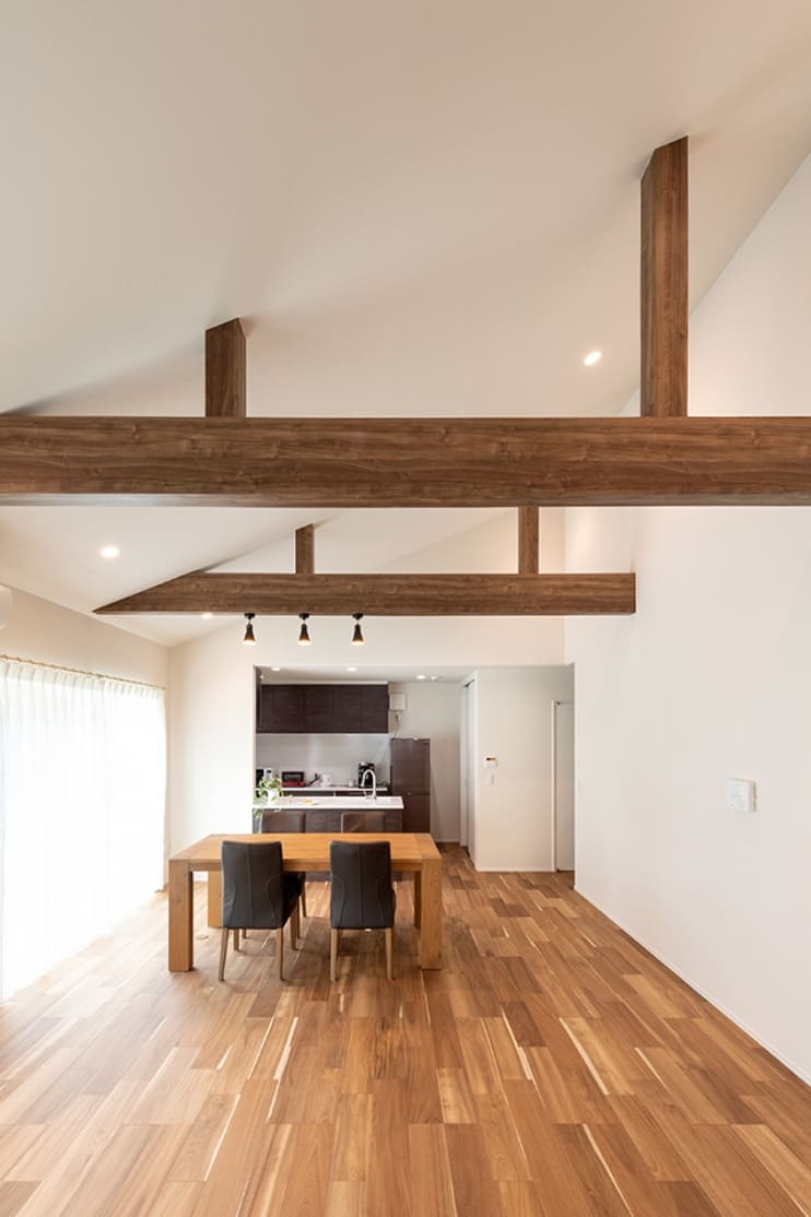 勾配天井の解放感が気持ち良い平屋