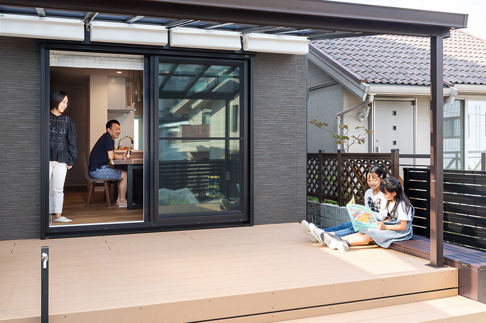 リビング・ウッドデッキ